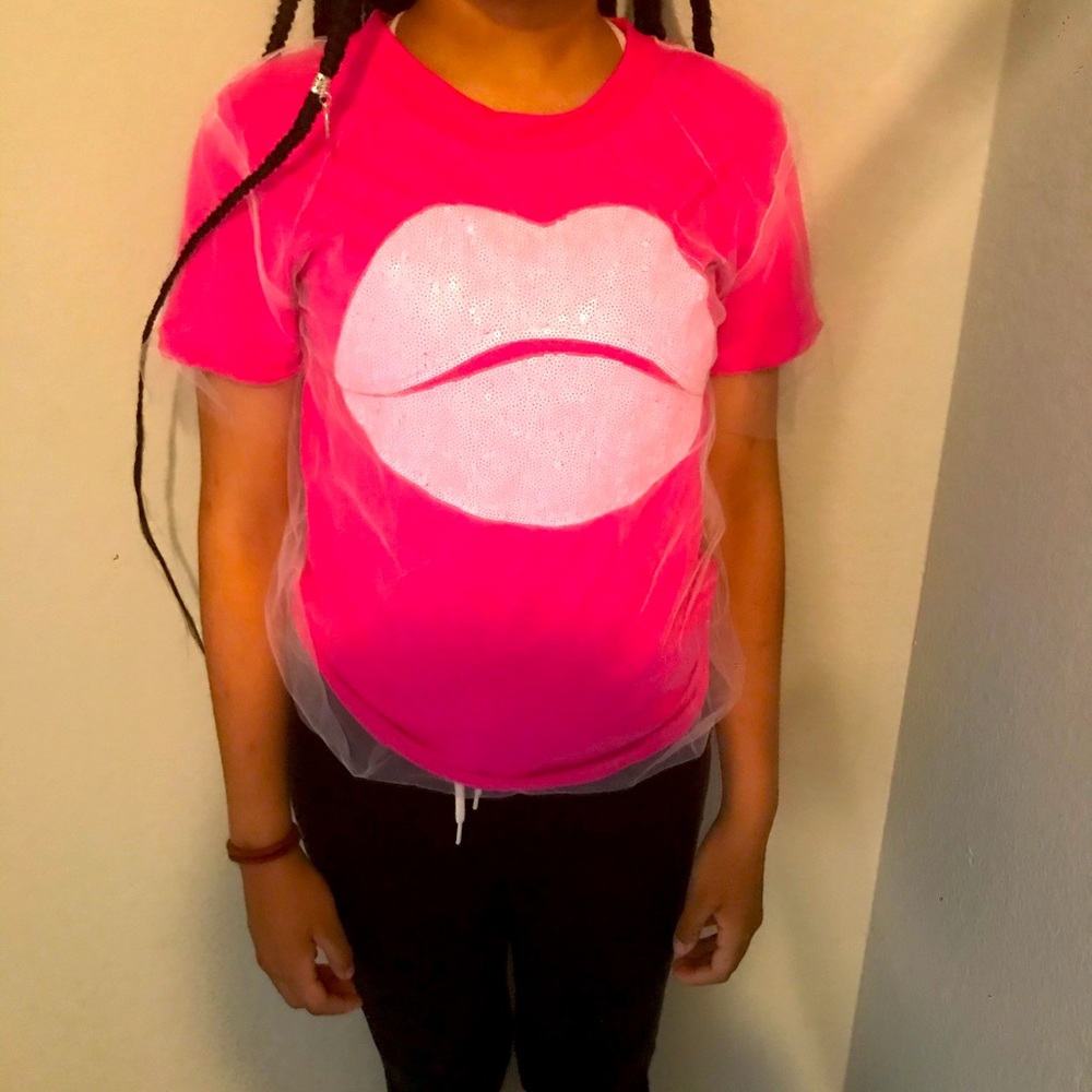 Pink tshirt with white mesh